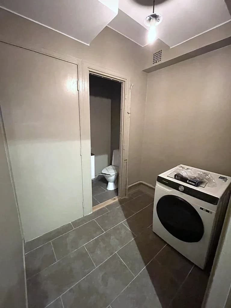 Tvättutrymme i salongens personaldel